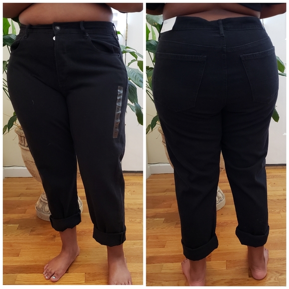 American Eagle Outfitters Denim - AE High Rise Girlfriend Jeans Size 16 Short